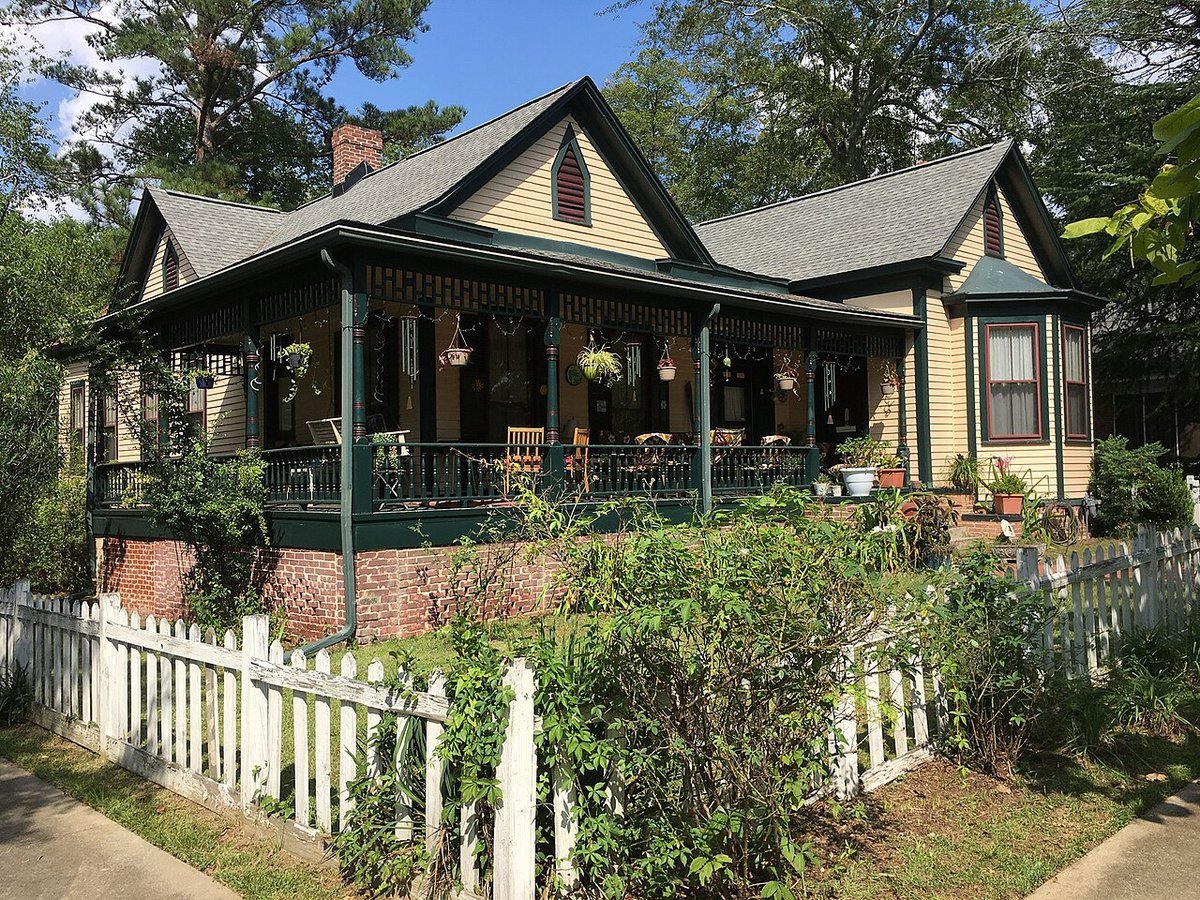 Shandon, SC - File:Victorian home in Old Shandon.jpg - Wikimedia Commons
